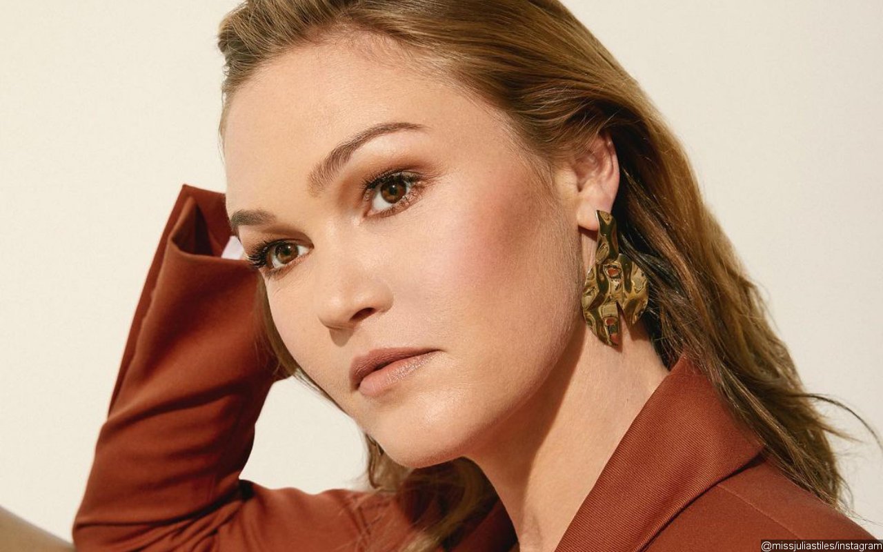 Julia Stiles Lands Feature Film Directorial Debut With 'Wish You Were Here' Adaptation