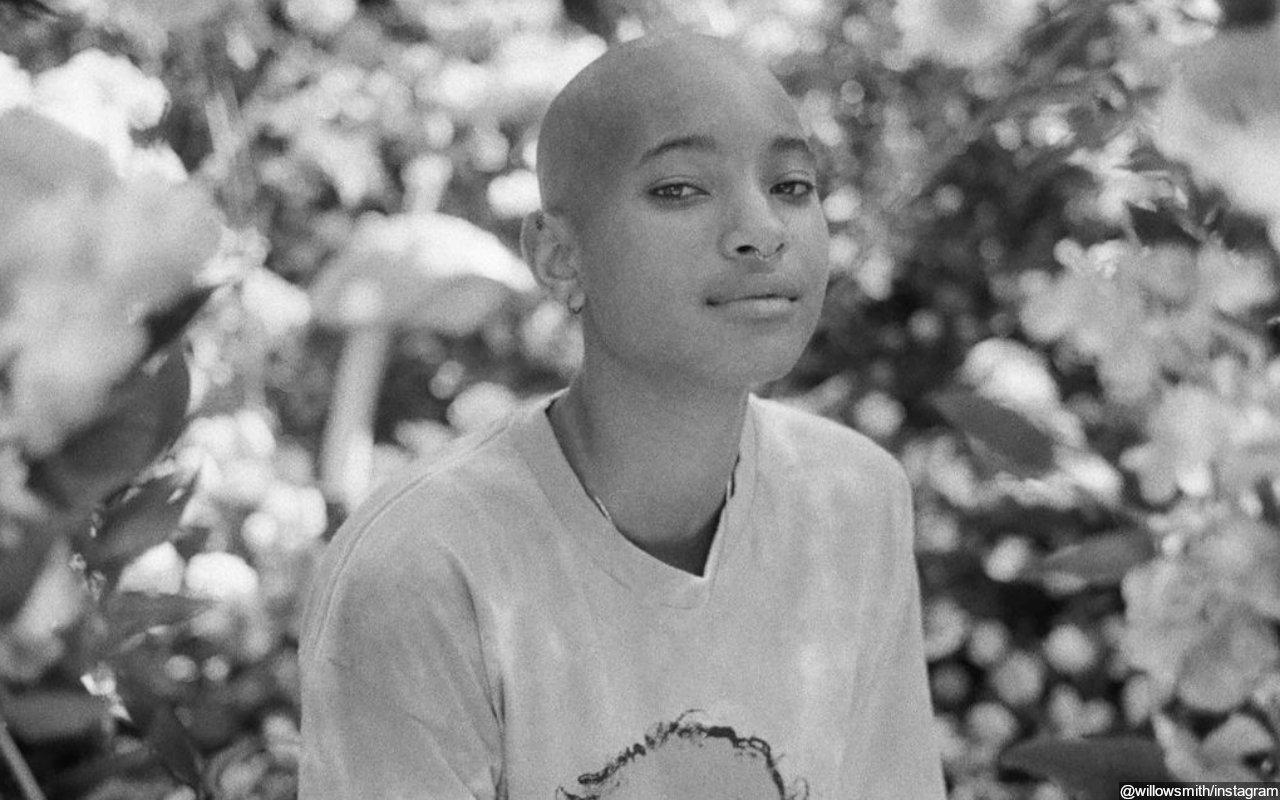 Willow Smith Shaving Her Head Bald During Live Performance to Celebrate New Album 