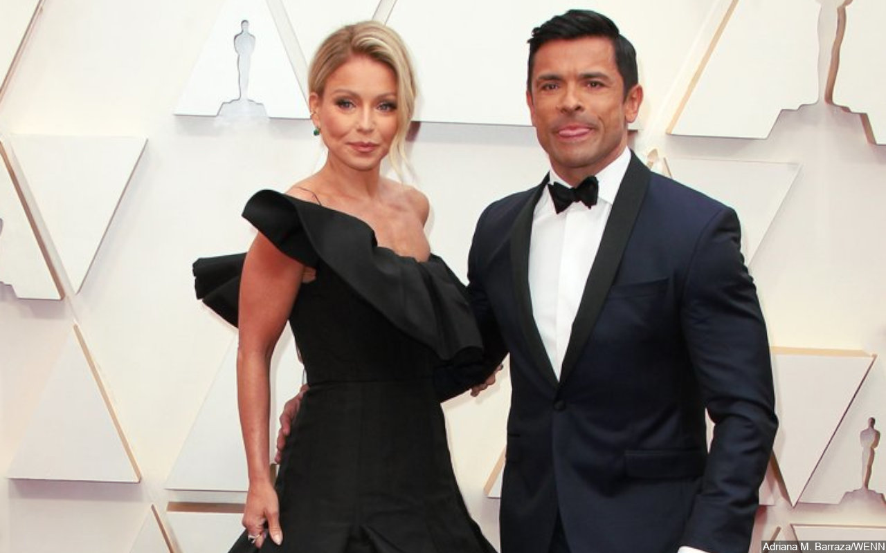 Kelly Ripa Posts Throwback Pics of Hot Summer With Husband Mark Consuelos