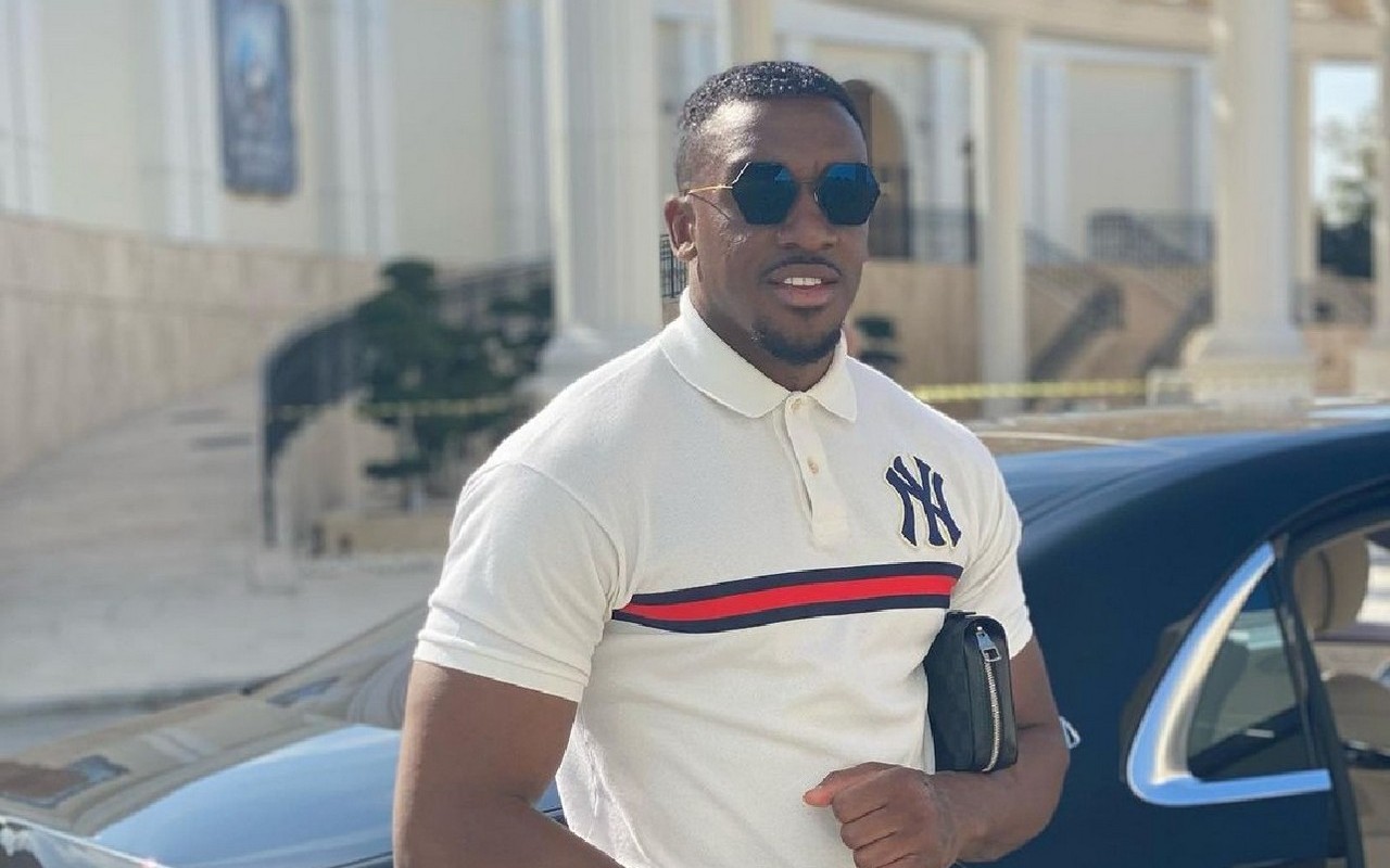Rapper Bugzy Malone tells trial jury he was 'scared' when 'hysterical'  girlfriend 'called to say men were breaking in' - Manchester Evening News