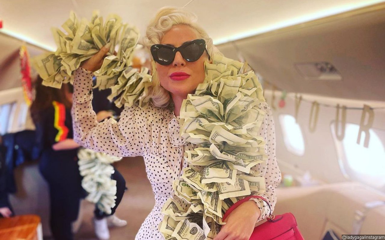 Lady GaGa Returns to Las Vegas by Rocking Boa Made of $100 Bills