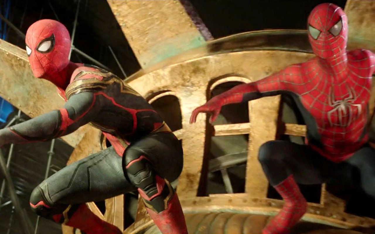 Marvel Fan Endures Headaches to Break World Record Watching 'Spider-Man: No Way Home'