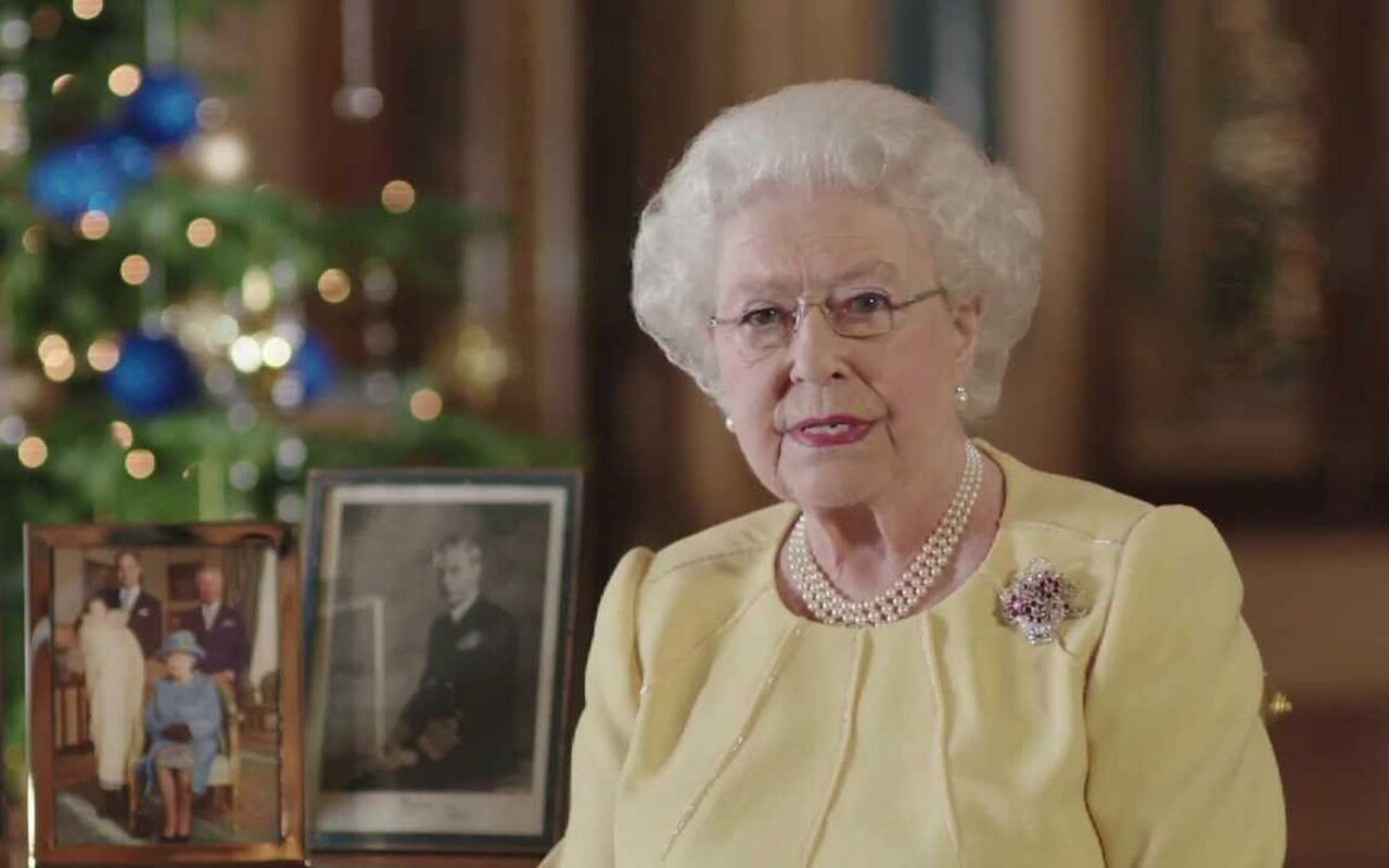 Рождественская л н. Рождественская елка Елизаветы 2. Elizabeth 2 Christmas Speech.