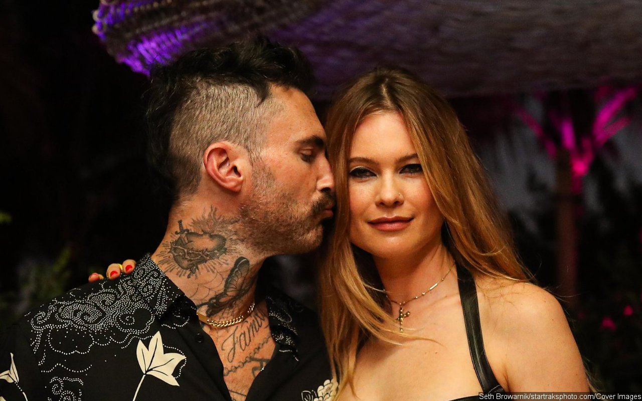 Adam Levine and Behati Prinsloo Smile in 1st Pics After Affair Allegations, Though She's Very Upset