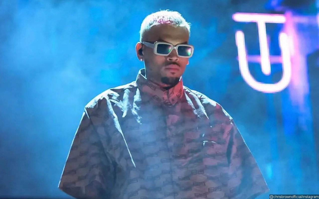 chris-brown-teases-new-christmas-song-and-fans-love-it