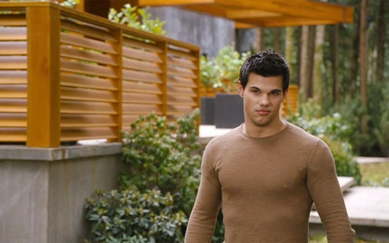 Taylor Lautner Blames 'Twilight' Role for His Body Image Issues 