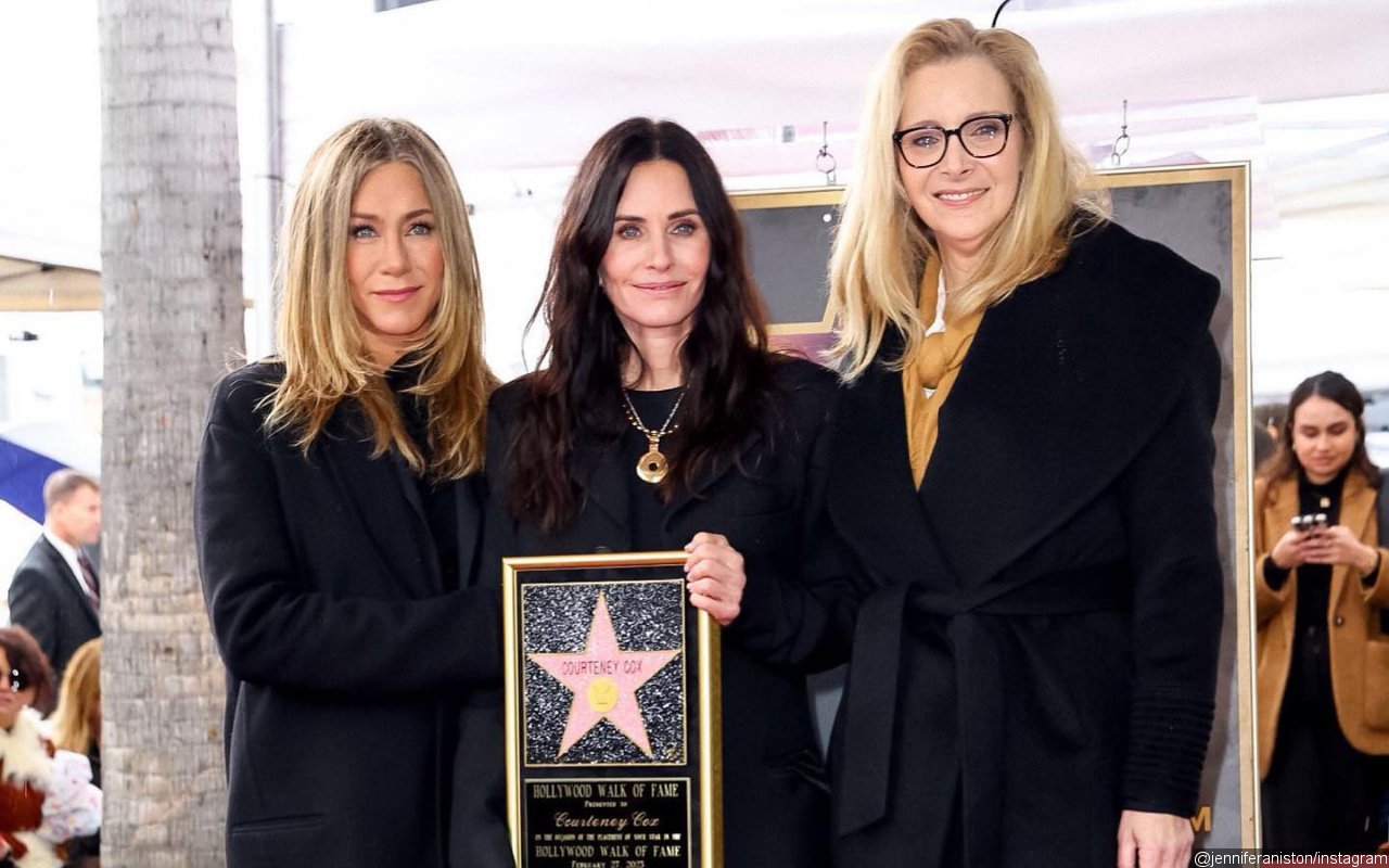 Courteney Cox, Jennifer Aniston and Lisa Kudrow Have Mini 'Friends' Reunion at Walk of Fame Ceremony