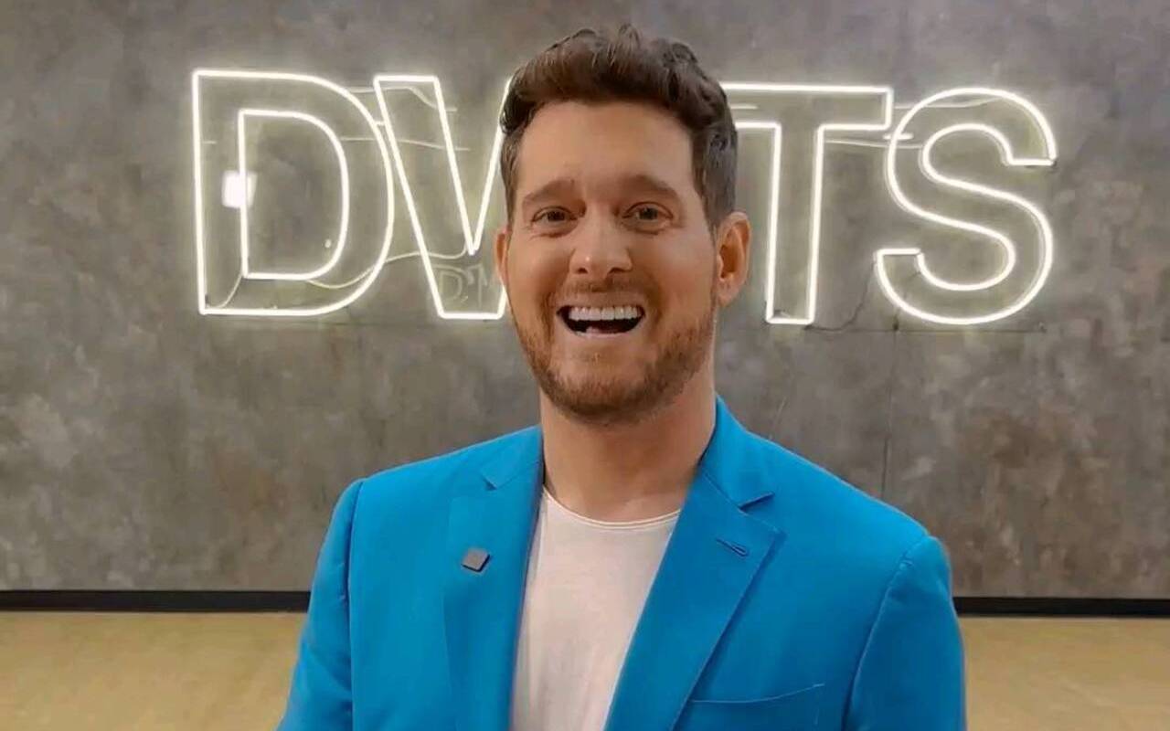 Michael Buble Thinks He Looks '15lbs Fatter' Without Facial Hair