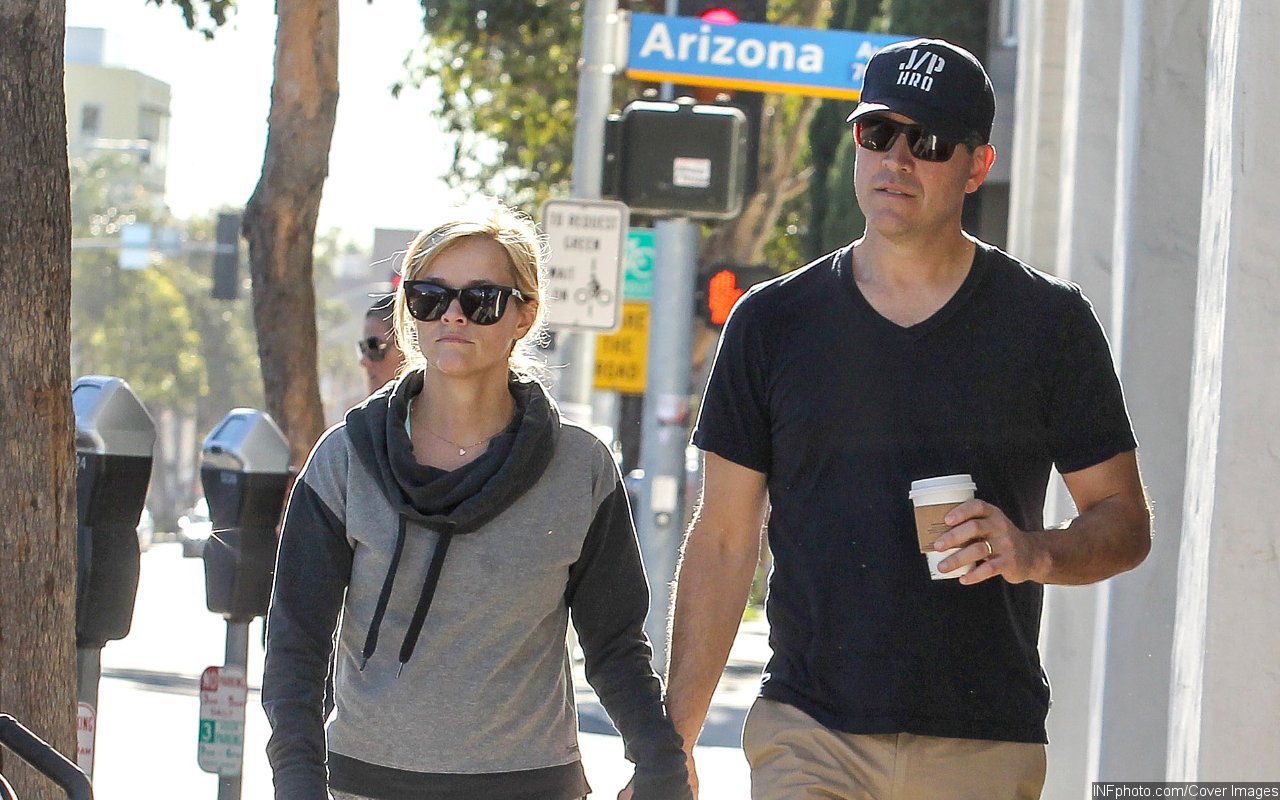 Reese Witherspoon and Jim Toth's Split Reportedly a Badly Kept Secret Among Their Peers