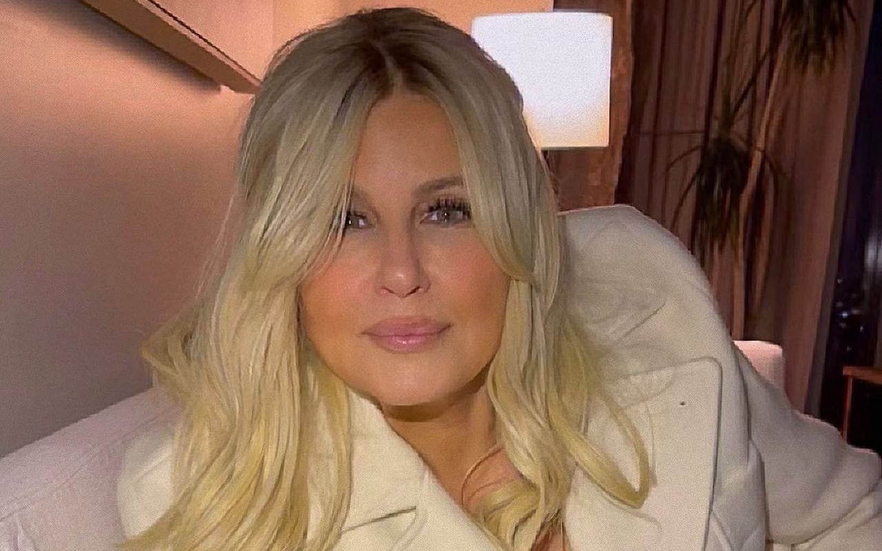 Jennifer Coolidge Regrets Pursuing Guys Instead of Focusing on Her Career During Early Fame