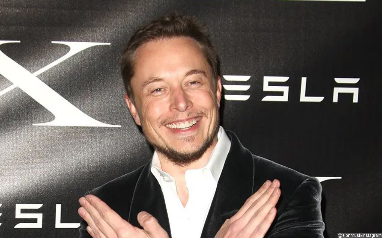 Elon Musk Rules That 'Cis' and 'Cisgender' Are Slurs on Twitter