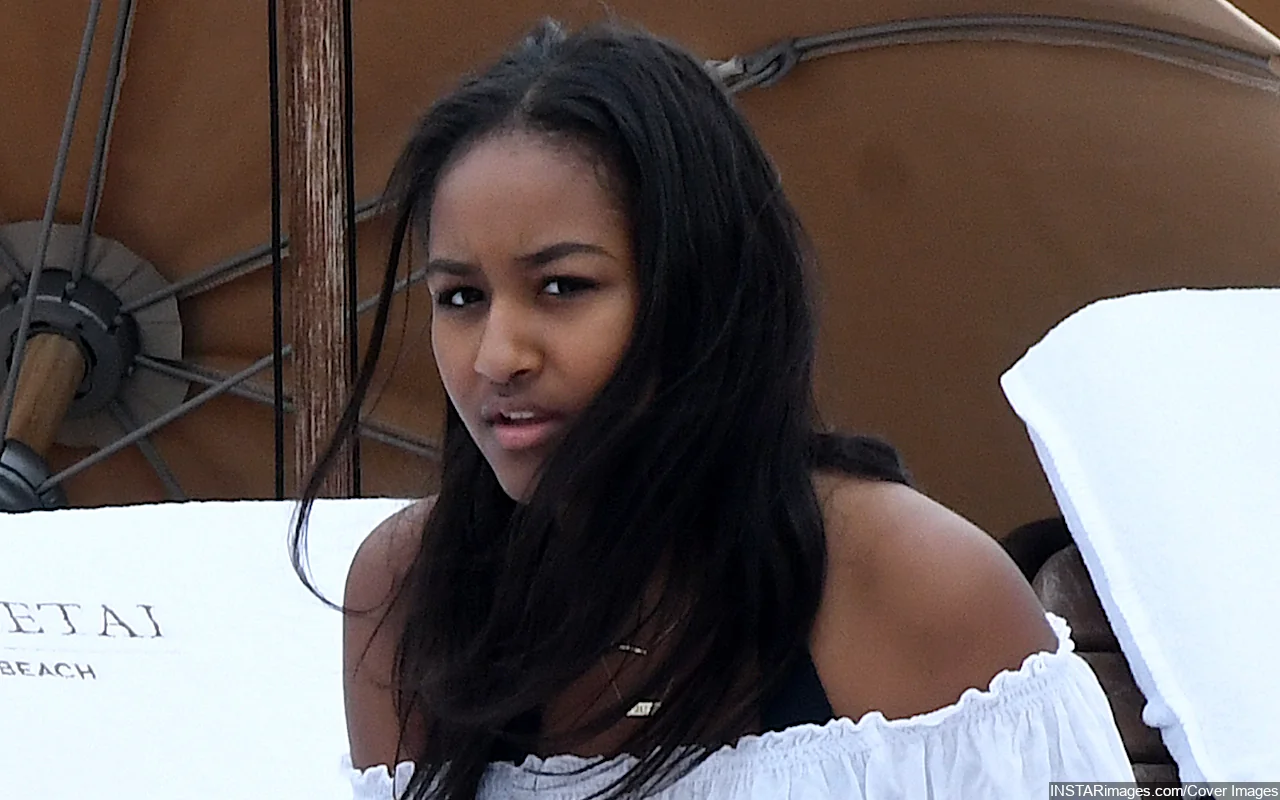 Sasha Obama Rocks Skimpy Outfit During Cigarette Break With Friends