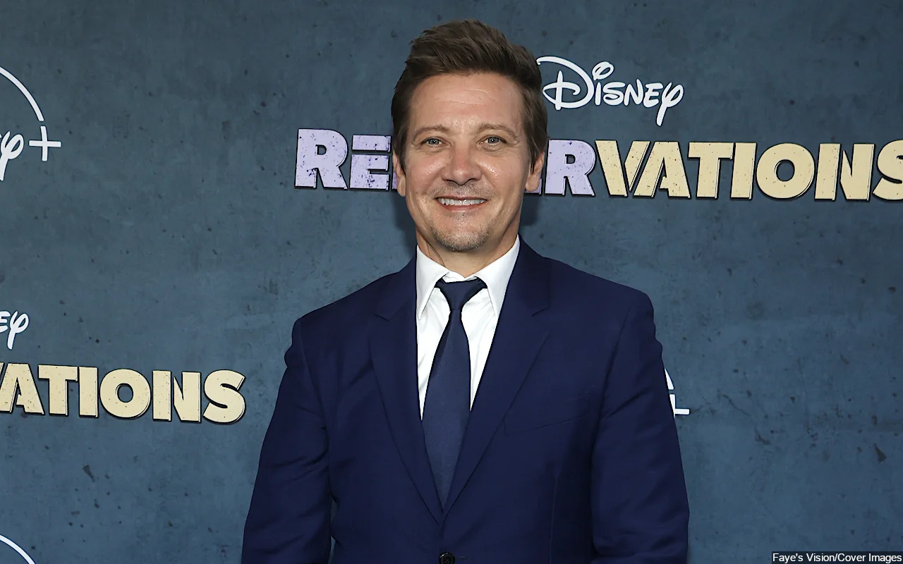 Jeremy Renner Parties With Brunette Beauty Amid Ongoing Recovery From ...