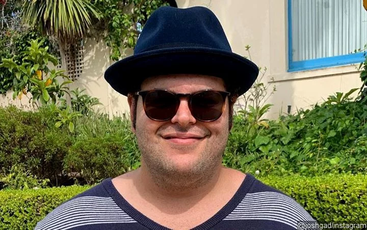 Josh Gad Diagnosed With 'Abdominal Issues' Following 'Medical Emergency' 