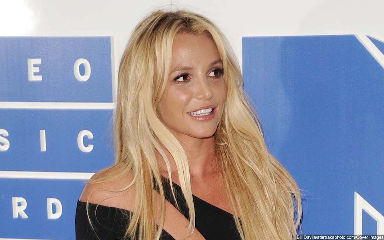 Britney Spears Enjoys Dinner With Maluma and J Balvin in New York