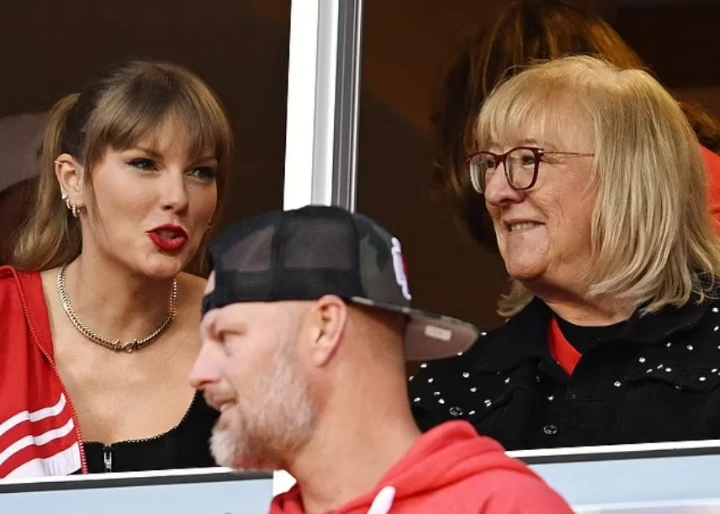 Taylor Swift Back to Arrowhead Stadium to Watch Travis Kelce's Chiefs ...