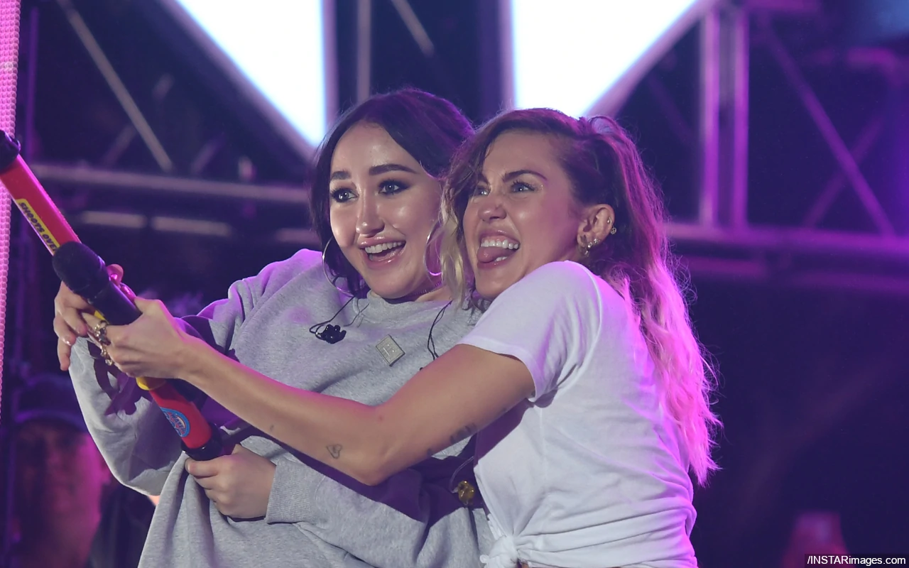 Noah Cyrus Appears to Blast Sister Miley for 'Disrespectful' Interview