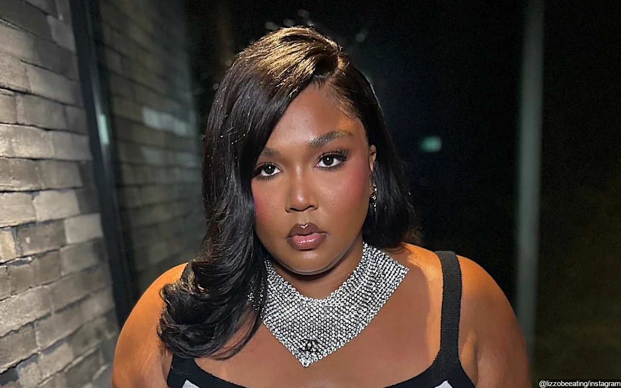 Lizzo Calls Sexual Harassment Lawsuit 'Fabricated' Story, Gets Support ...