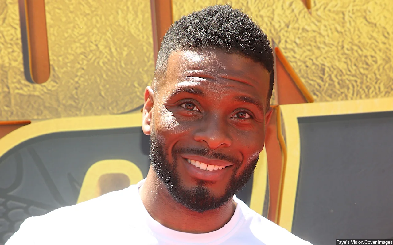 Kel Mitchell Drove Himself to Hospital in Panic After He Suddenly Lost Ability to Swallow