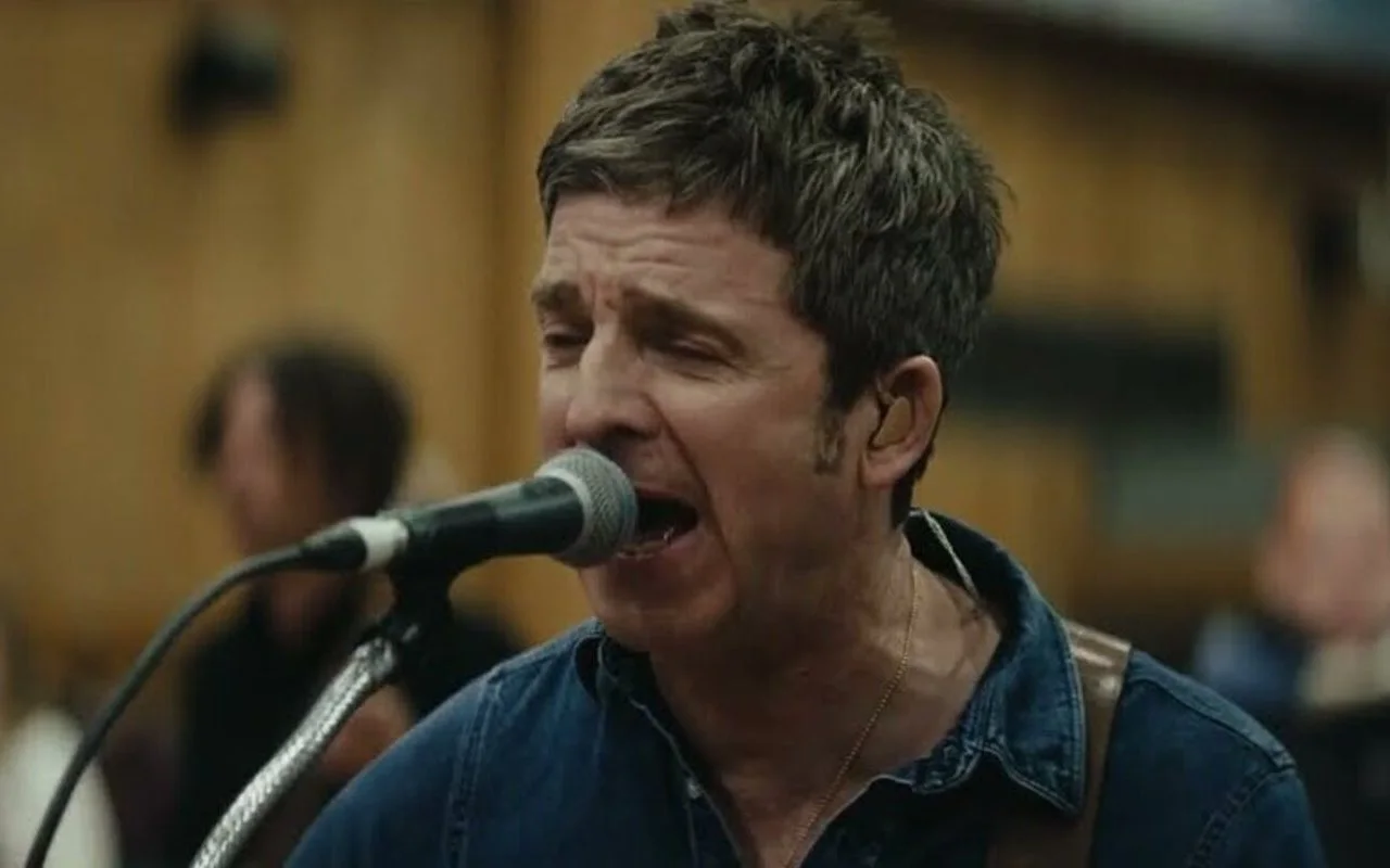 Noel Gallagher Re-Recording Oasis Classics