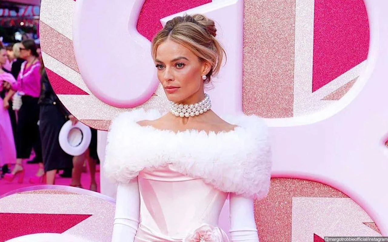 Margot Robbie to Launch 'Barbie' Fashion Book