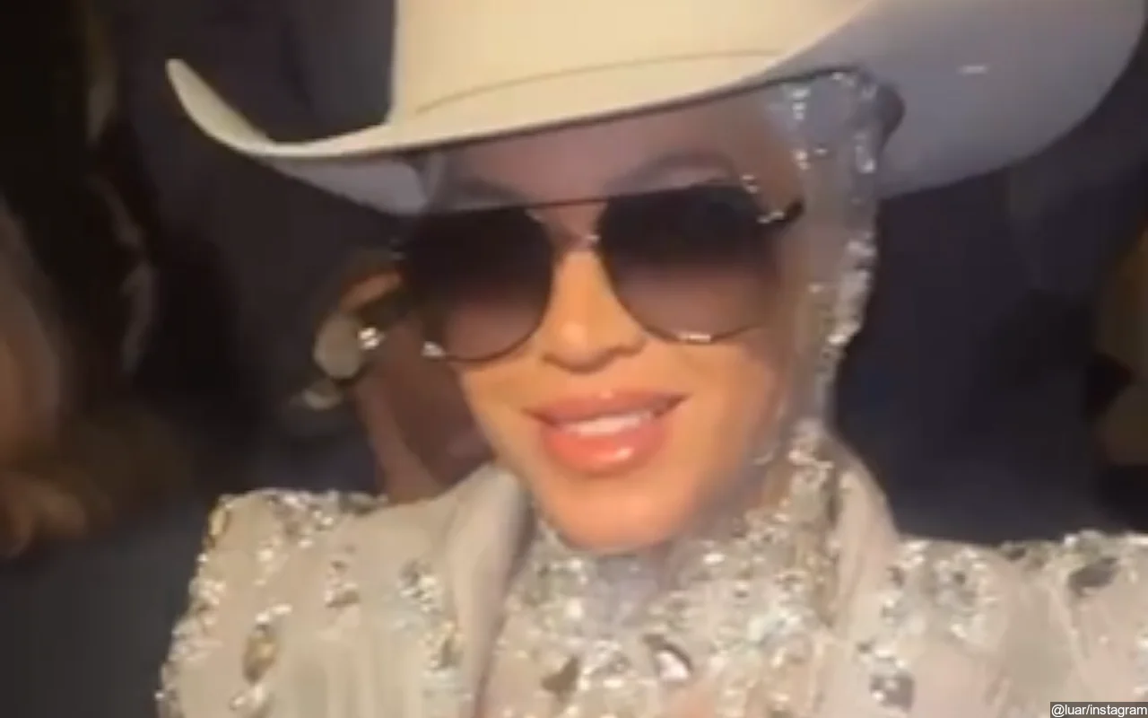 Beyonce Rocks Sparkling Cowgirl Outfit During Surprise Appearance at NYFW Show