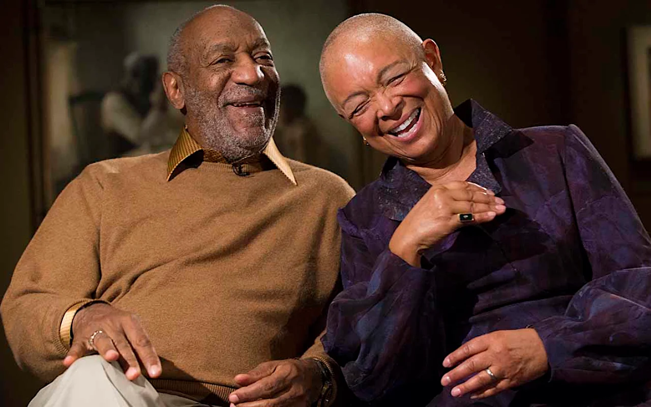 Bill Cosby's Wife Spotted Without Wedding Ring Amid Marriage Trouble