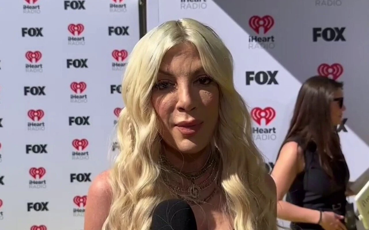 Tori Spelling Wears Daughters Clothes At 2024 Iheartradio Music Awards