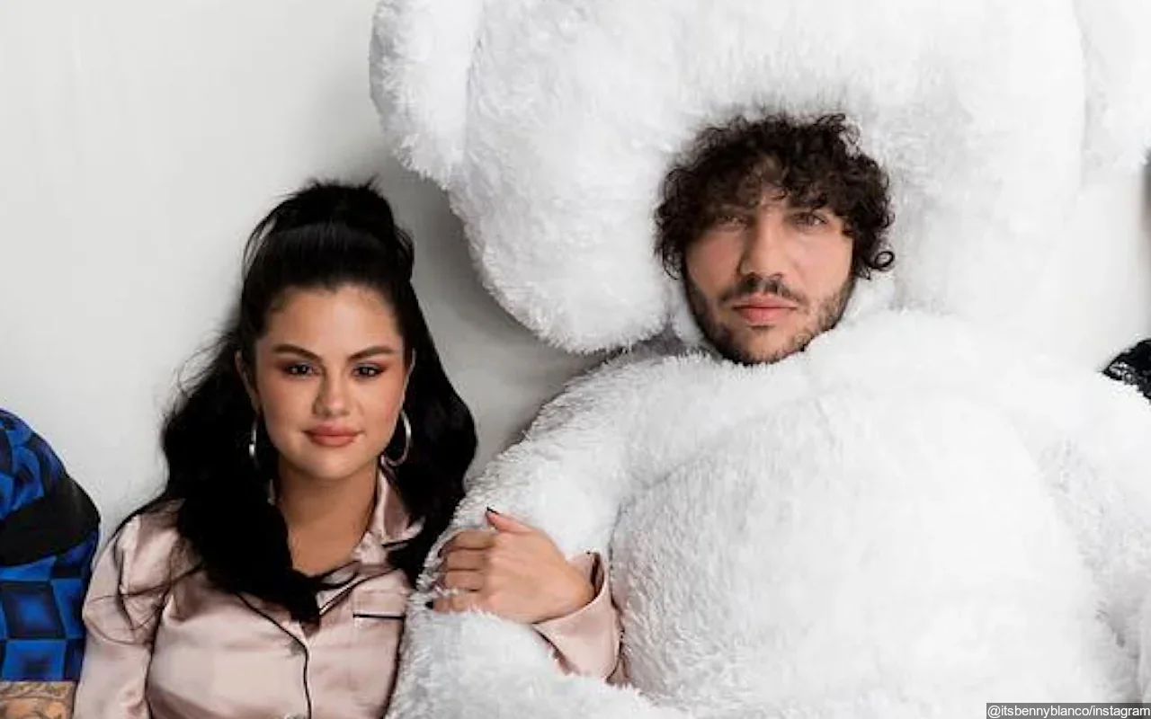 Selena Gomez and Benny Blanco Get Snuggly on Picnic Date as She's 'Ready to Settle Down