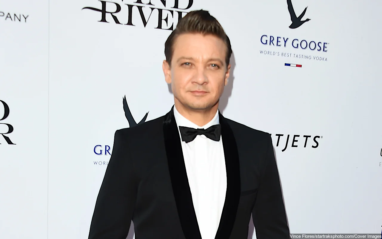 Jeremy Renner 'Actually Died' After Horrific Snowplow Accident