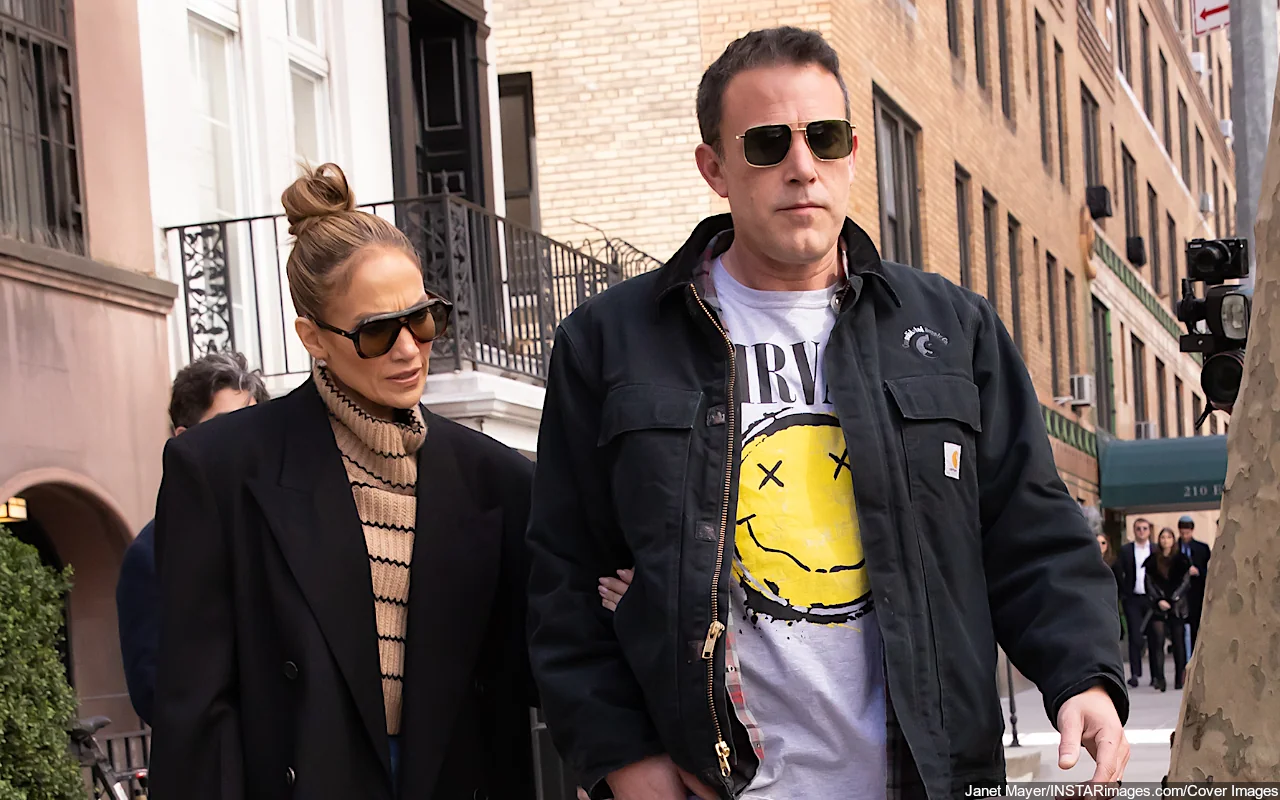 Jennifer Lopez and Ben Affleck Holding Hands After Attending His Daughter's Graduation Party