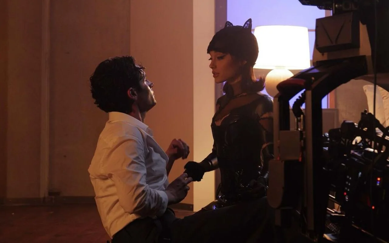 Penn Badgley on Working With Ariana Grande in 'Boy Is Mine' Video: 'The Pleasure Was All Mine'