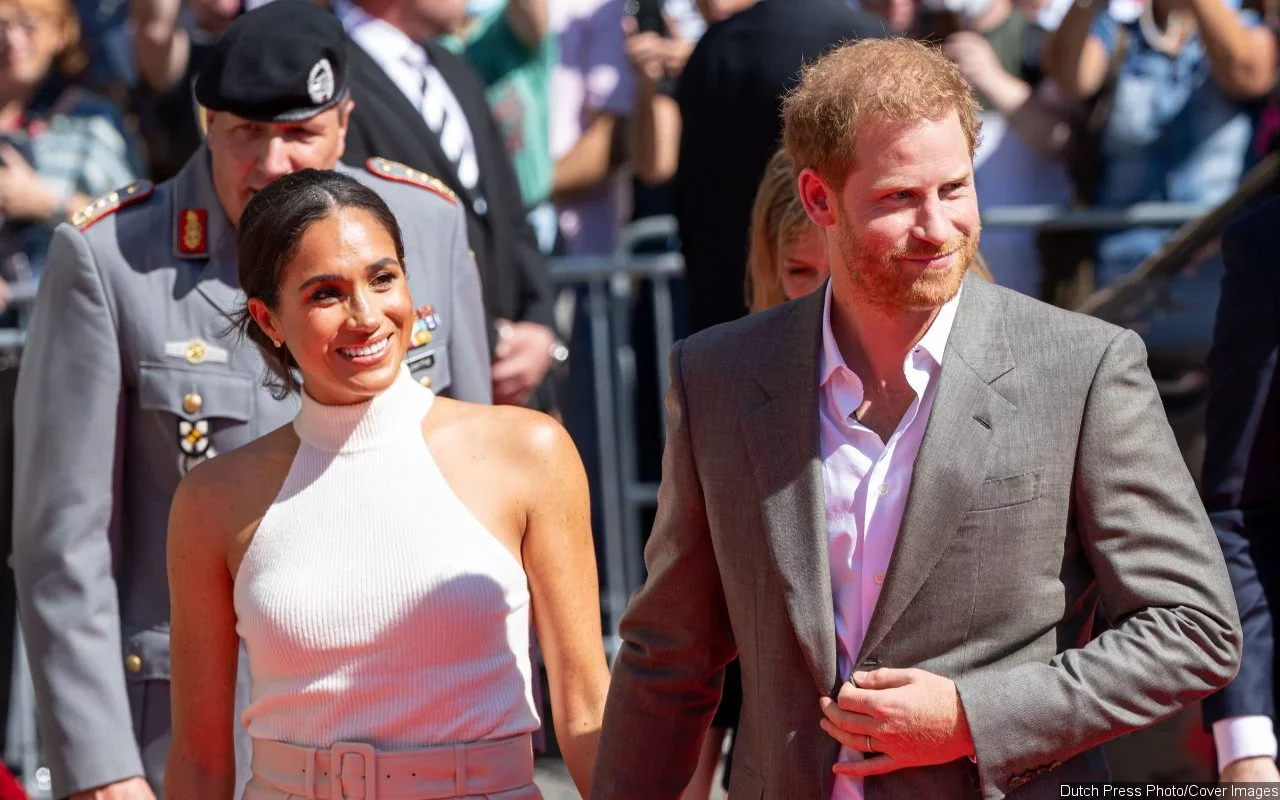 Prince Harry and Meghan Markle 'Running Out of Time' to Return to Royal Family