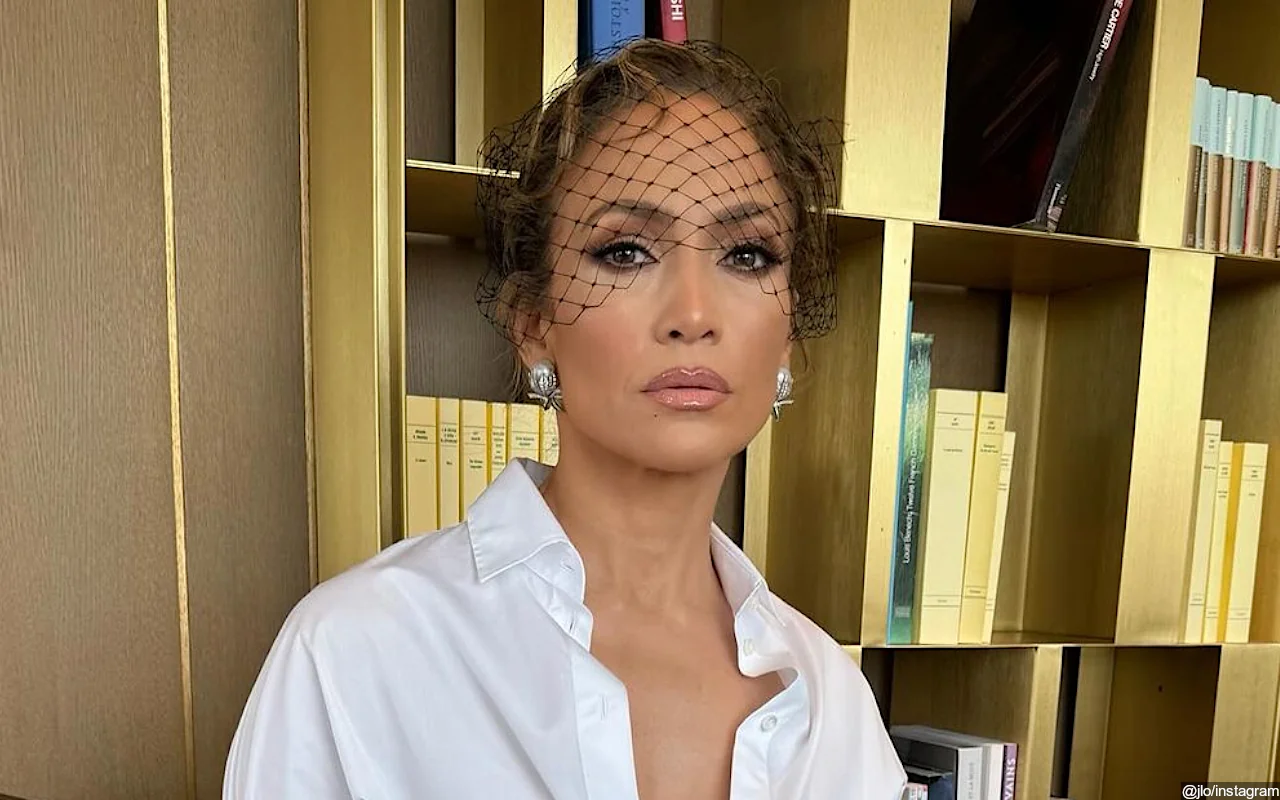 Jennifer Lopez Posts Her Song About Embracing Change Amid Ben Affleck ...