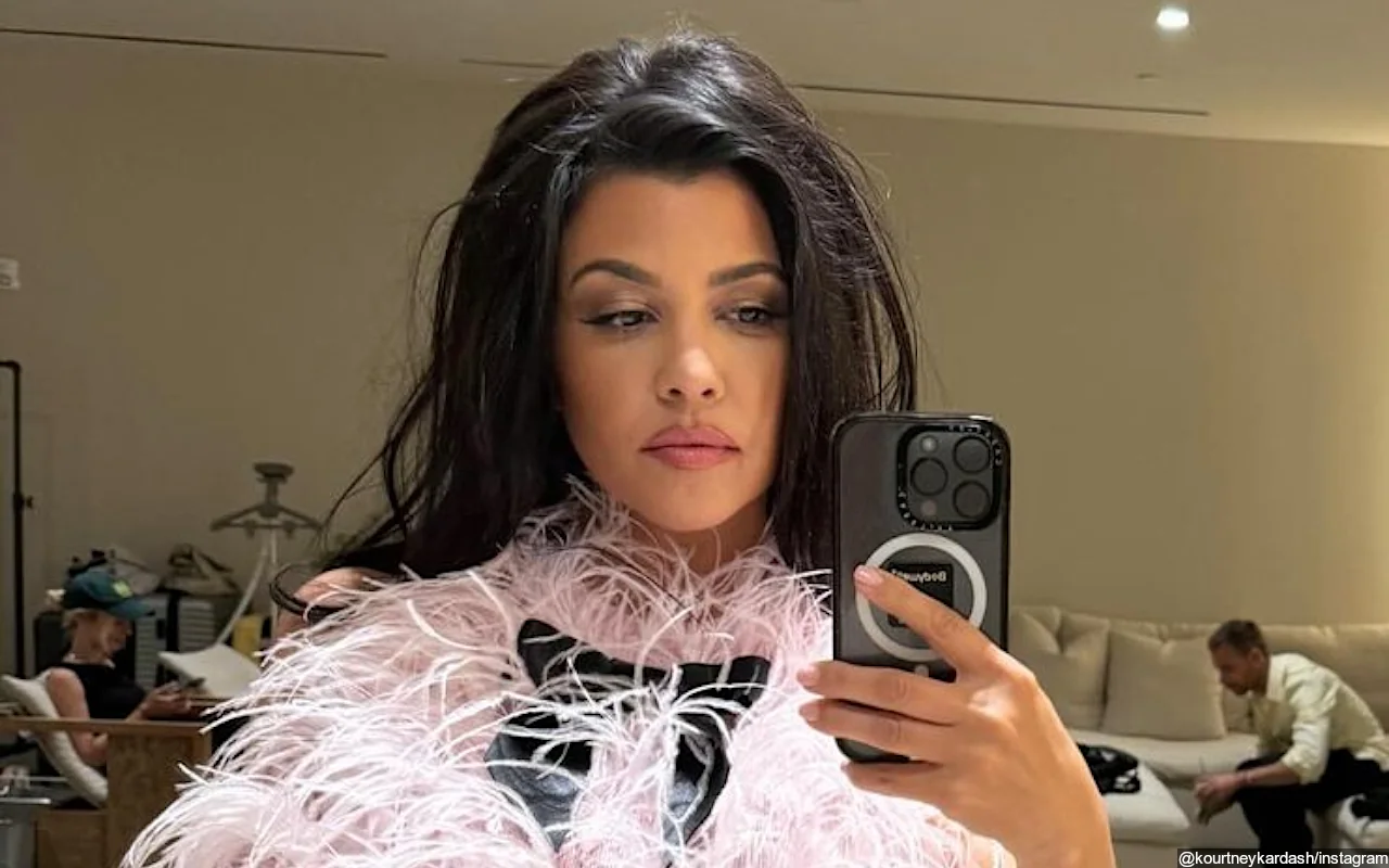 Kourtney Kardashian Sparks Pregnancy Rumors in New Instagram Photo