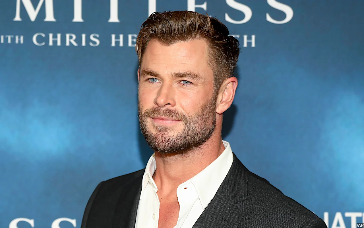 Chris Hemsworth's Controversial Christmas Prank Divides Fans