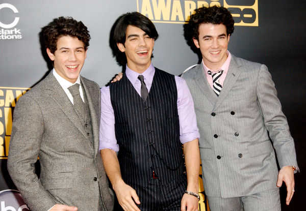 Jonas Brothers<br>2008 American Music Awards - Arrivals