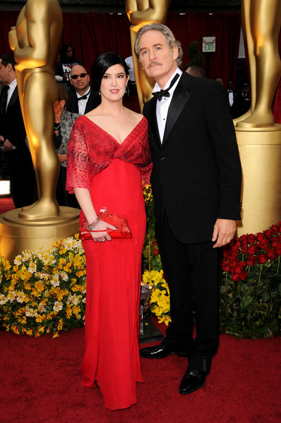 Phoebe Cates, Kevin Kline<br>81st Annual Academy Awards - Arrivals
