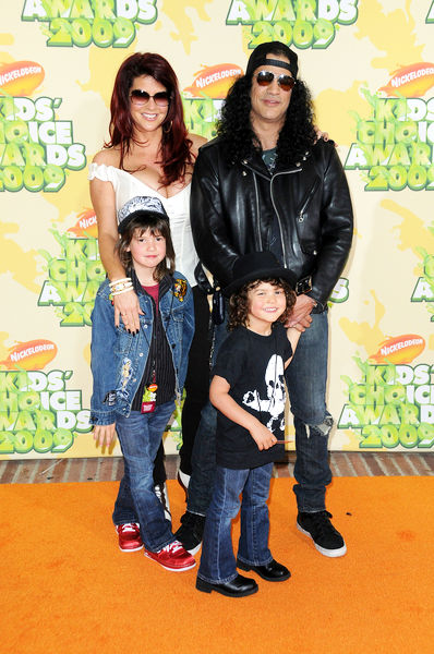 Slash, Perla Ferrar<br>Nickelodeon's 2009 Kids' Choice Awards - Arrivals