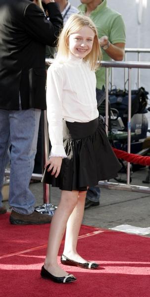 Dakota Fanning<br>Dreamer Los Angeles Premiere - Arrivals