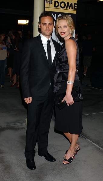 Charlize Theron, Stuart Townsend<br>In The Valley of Elah - Movie Premiere - Arrivals