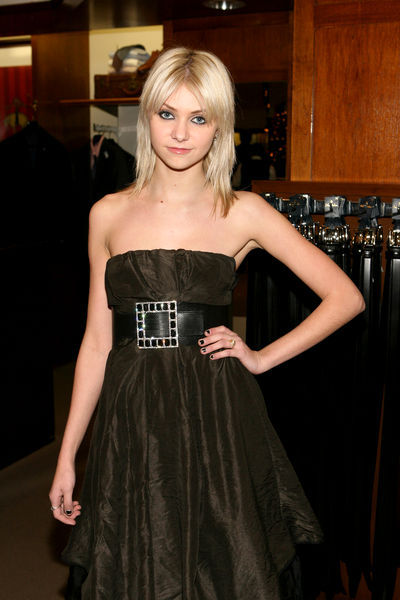 Taylor Momsen<br>5th Annual Brooks Brothers Holiday Celebration to Benefit St. Jude Children's Research Hospital