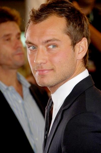 Jude Law<br>The 32nd Annual Toronto International Film Festival - 'Sleuth' Movie Premiere