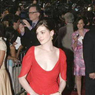 Anne Hathaway in The Devil Wears Prada New York Premiere - Arrivals