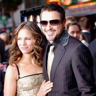 Robert Downey Jr., Susan Levin in "Iron Man" Los Angeles Premiere - Arrivals