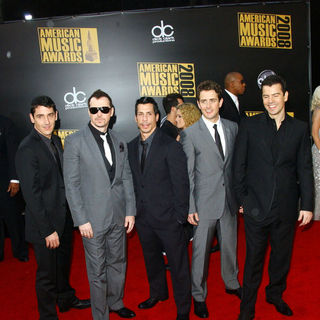 New Kids On The Block in 2008 American Music Awards - Arrivals