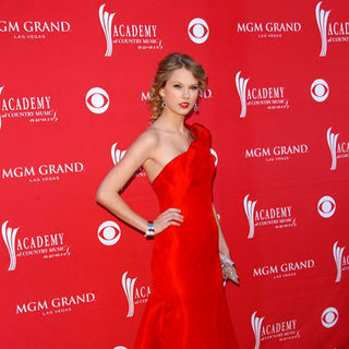 Taylor Swift in 44th Annual Academy Of Country Music Awards - Arrivals