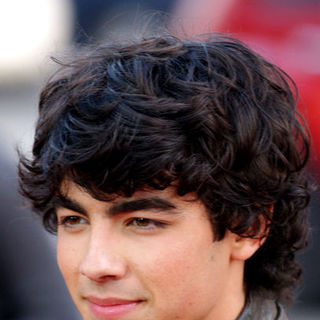 Joe Jonas, Jonas Brothers in "17 Again" Los Angeles Premiere - Arrivals