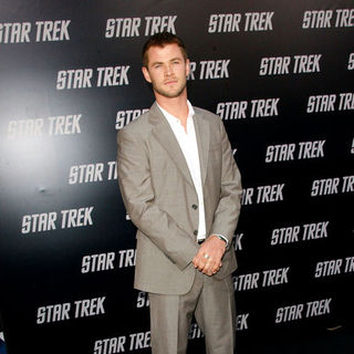 Chris Hemsworth in "Star Trek" Los Angeles Premiere - Arrivals