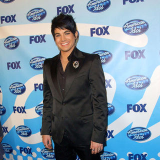 Adam Lambert in 2009 American Idol Finale - Press Room